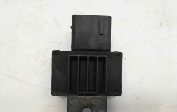 Nissan Qashqai Glow plug pre-heat relay 9640469680A