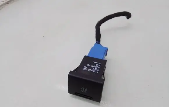 Fog light switch