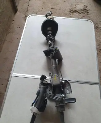 Steering wheel axle set