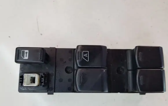 Nissan X-Trail T31 Electric window control switch 25401JH10C