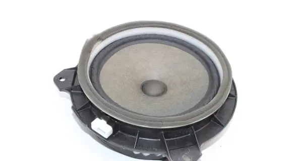 Toyota Avensis T270 Rear door speaker 861600D180