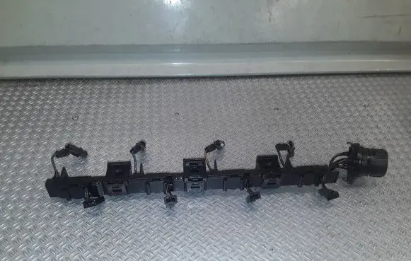 Volkswagen PASSAT B6 Fuel injector wires 03G971826A