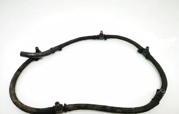 Volvo V70 Fuel injector supply line/pipe 