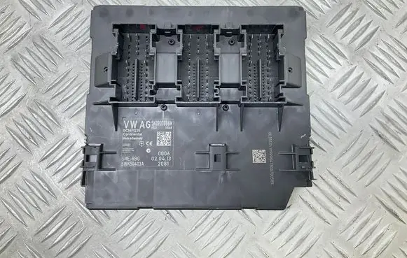 Volkswagen Tiguan Comfort/convenience module 5K0937086M