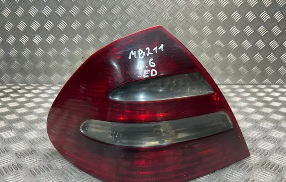 Mercedes-Benz E W211 Rear/tail lights A2118200364