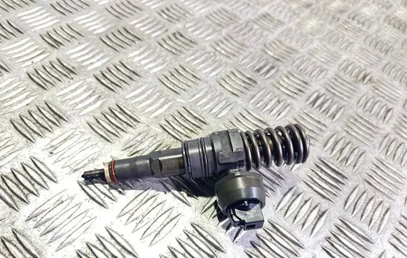 Skoda Fabia Mk1 (6Y) Fuel injector 038130073AG 0414720215