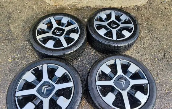 Citroen C4 Cactus R17 alloy rim 9800494077