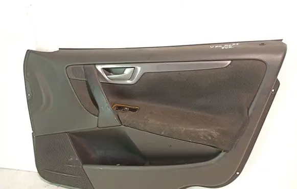 Volvo V70 Front door card panel trim