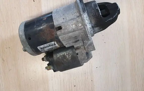 Suzuki Swift III Starter motor M000TD1171