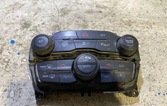 Dodge Challenger Climate control unit 68184927AB 7237440 DPG682XGA