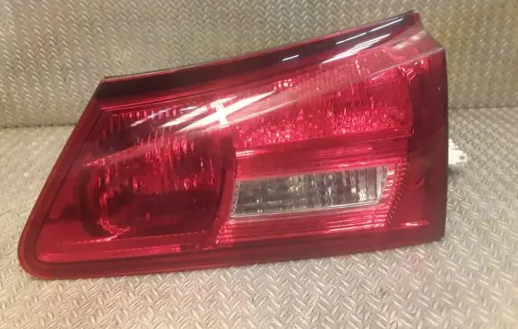 Lexus IS 220D-250-350 Tailgate rear/tail lights