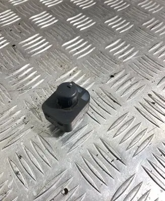 Audi A4 S4 B6 8E 8H Wing mirror switch 8E0959565