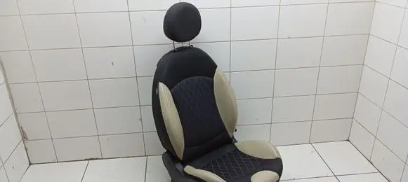 Mini One - Cooper Clubman R55 Front passenger seat