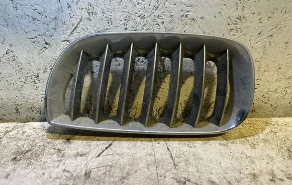 BMW X3 E83 Front bumper upper radiator grill 3402909 3414903 25891810