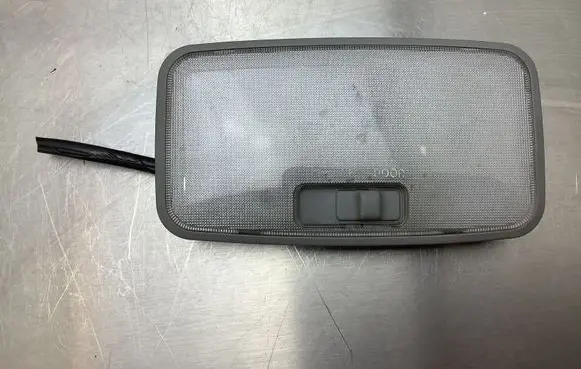 Toyota Prius (XW20) Rear seat light