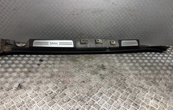 Mini Cooper Countryman R60 Sill 9801887