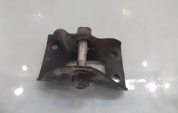 Toyota Aygo AB10 Gearbox mounting bracket 
