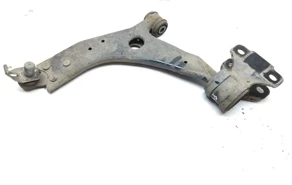 Volvo V40 Front lower control arm/wishbone