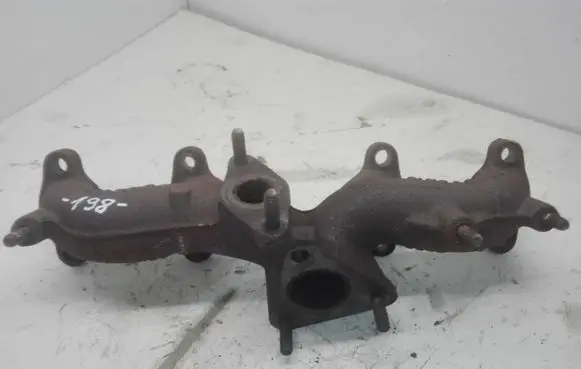 Audi A4 S4 B7 8E 8H Exhaust manifold 038253033E