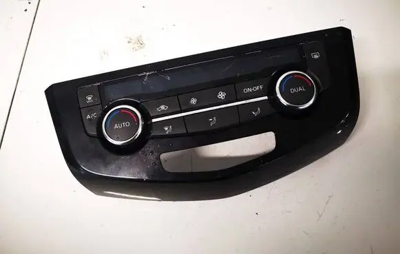 Nissan X-Trail T32 Climate control unit 275004EA0A