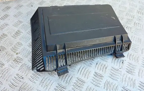BMW 5 E39 Air filter box cover 8379627