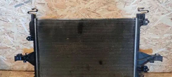 Volvo S60 Coolant radiator 30714047