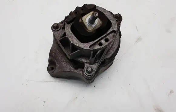 BMW 1 F20 F21 Engine mount bracket 6859408 131015