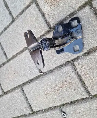Tesla Model 3 Front door upper hinge 110103600D