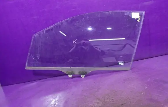 Honda Jazz Front door window glass four-door