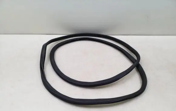 Skoda Fabia Mk2 (5J) Trunk rubber seal (body) 5J6827705B