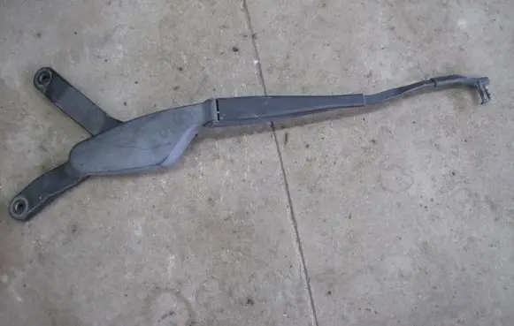 Mercedes-Benz E A207 Front wiper blade arm A2078200744