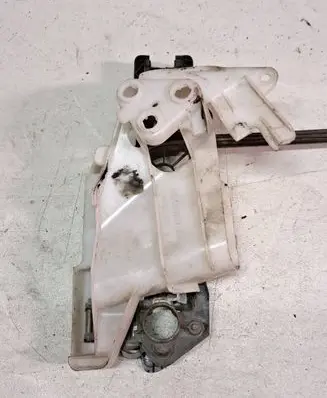 Volkswagen PASSAT B6 Front door exterior handle/bracket 3C0837867B 980913108