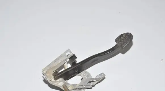 BMW M4 F82 F83 Brake pedal 6881149