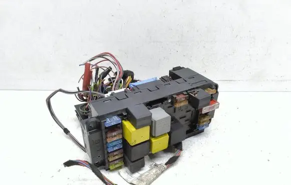 Mercedes-Benz CLK A209 C209 Fuse module 2095452801 5DK00848514