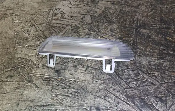 Volkswagen Golf V Mirror indicator light 1K0949102