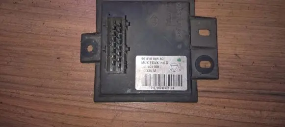 Peugeot 607 Ignition amplifier control unit 9641004580