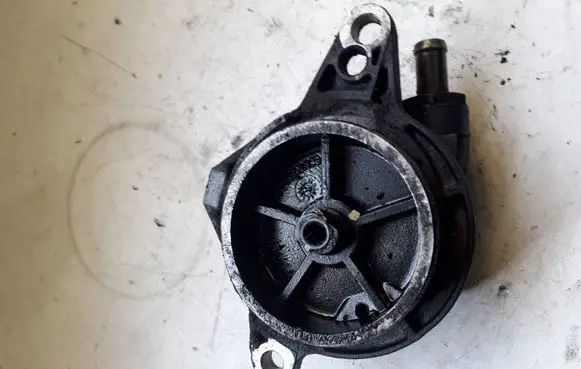 BMW 5 E39 Vacuum pump
