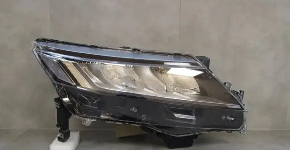 Mitsubishi ASX Headlight/headlamp 67436326