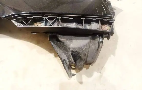 Audi A3 S3 8L Front bumper mounting bracket 