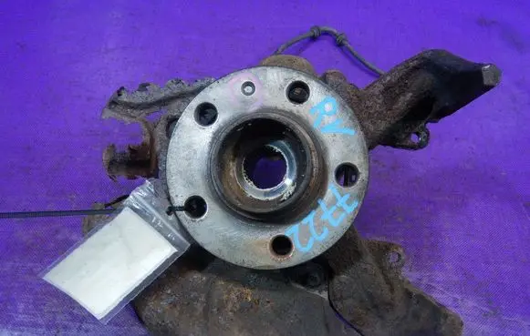Audi A3 S3 8L Front wheel hub spindle knuckle