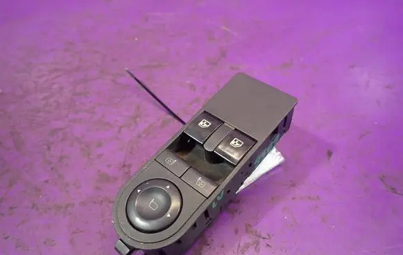 Opel Astra H Quarter vent window switch 