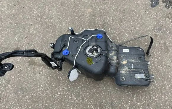 Porsche Macan (95B) Fuel tank 95B201021D