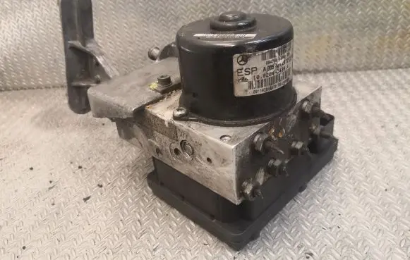 Mercedes-Benz C W203 ABS Pump 0054312912 0345457732