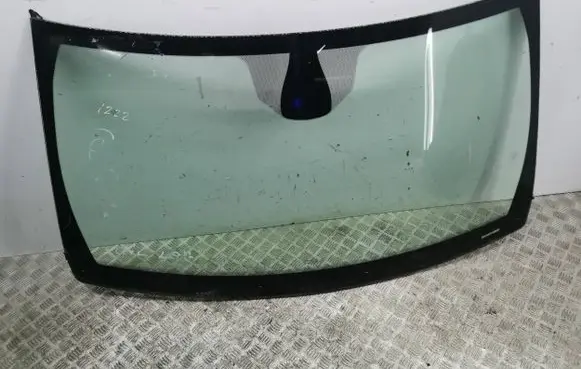 Jeep Grand Cherokee Front windscreen/windshield window 