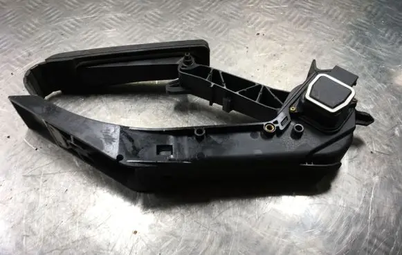 Mercedes-Benz S W221 Accelerator throttle pedal A2203000104 A2113010001 SP5183