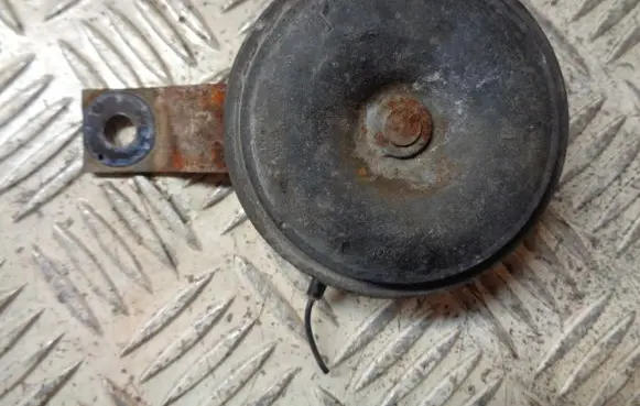 Nissan Note (E12) Horn signal