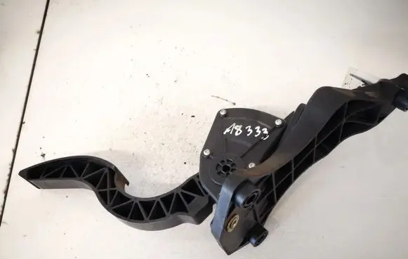 Hyundai Santa Fe Accelerator throttle pedal 327262b100 32726-2b100