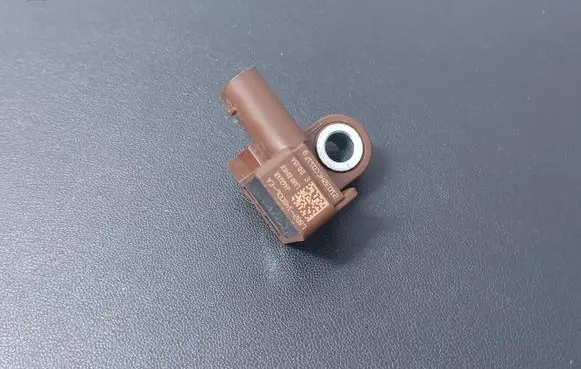 Land Rover Defender Airbag deployment crash/impact sensor LR129171 L8B214B006EA