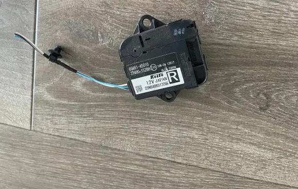 Toyota bZ4X Other devices 8566145010 37400152BH