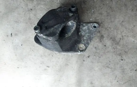 Ford Galaxy Intercooler pipe mounting bracket 7M3145961F YM216F086CB A0B13270